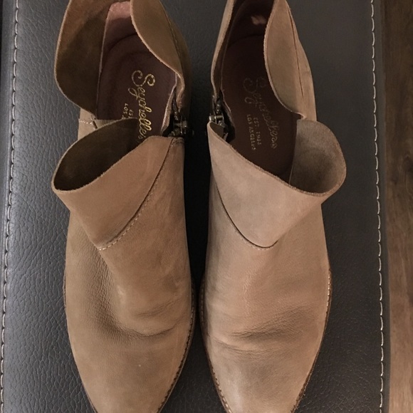 Seychelles Booties - Picture 2 of 4